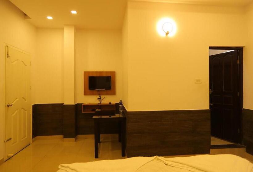 هتل Sapphire Inn