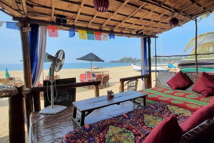 בית מלון כפרי Hare S Bar And Restaurant