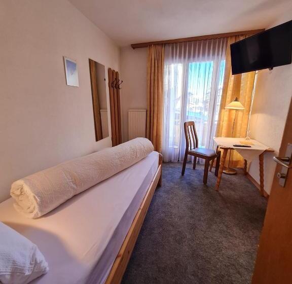هتل Krone   Only Bed & Breakfast