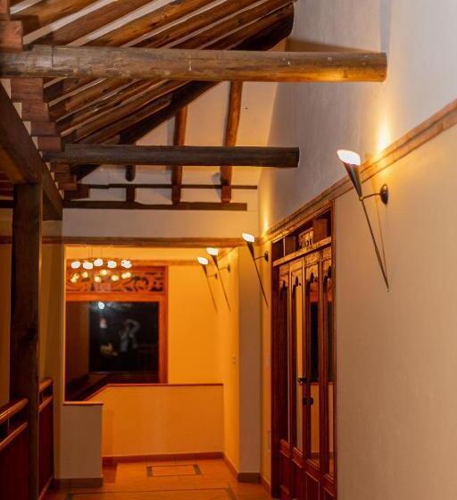 هتل Marquesa De Pinares