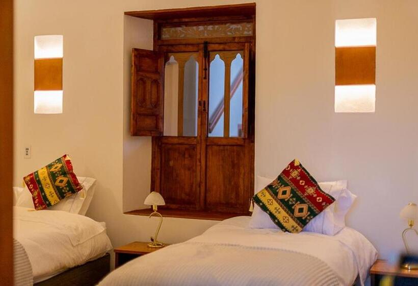 هتل Marquesa De Pinares