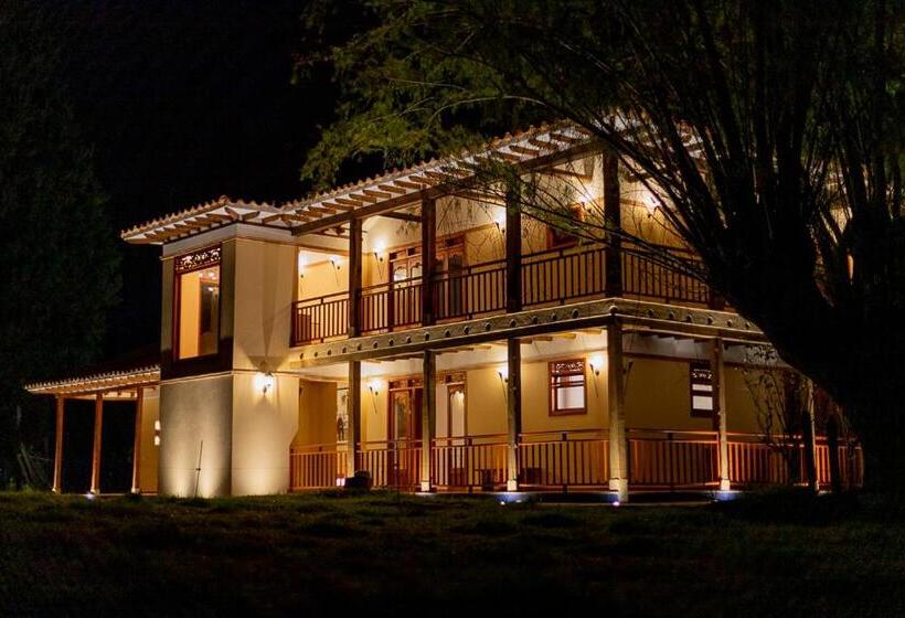 هتل Marquesa De Pinares