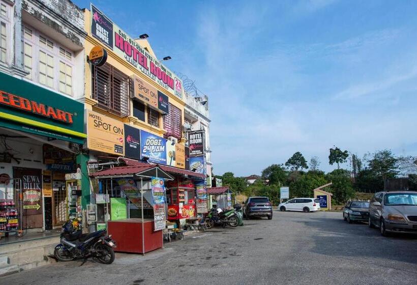 هتل Spot On 90156 Bidara Guest House