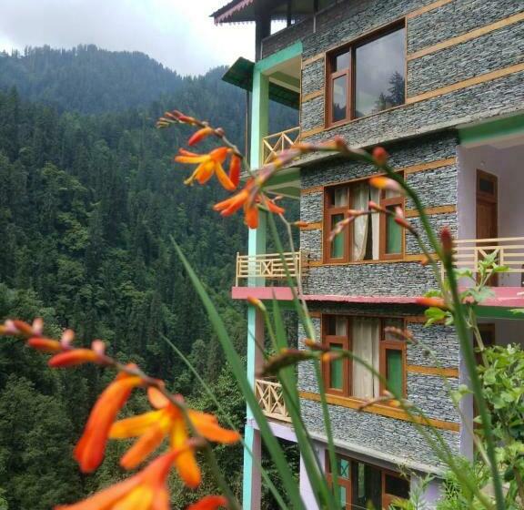 فندق The Forest Pinnacle And Café, Jibhi