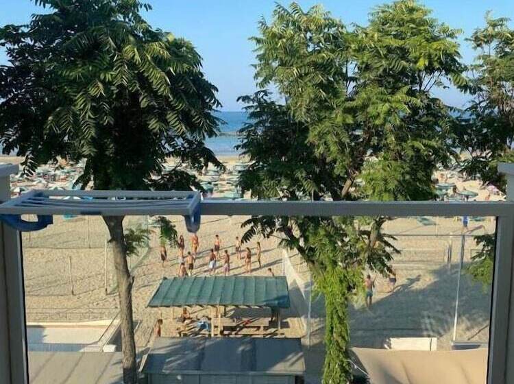 Marina Beach Apart