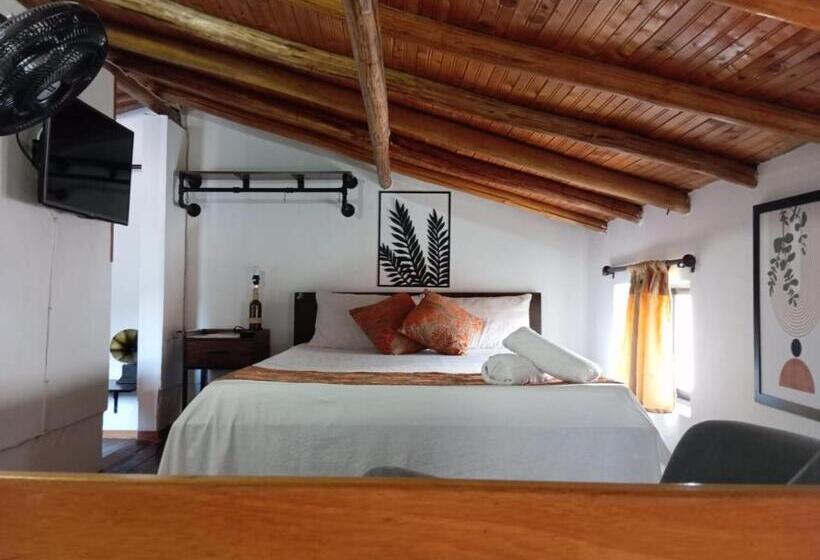 پانسیون Santander Aleman Hostel