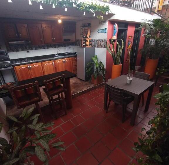 پانسیون Santander Aleman Hostel