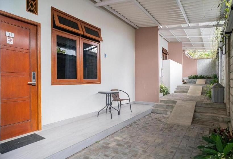 Urbanview Hotel Bubusini Batu By Reddoorz