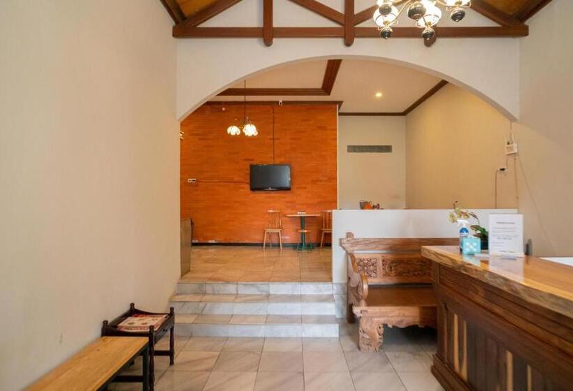 Urbanview Hotel Bubusini Batu By Reddoorz