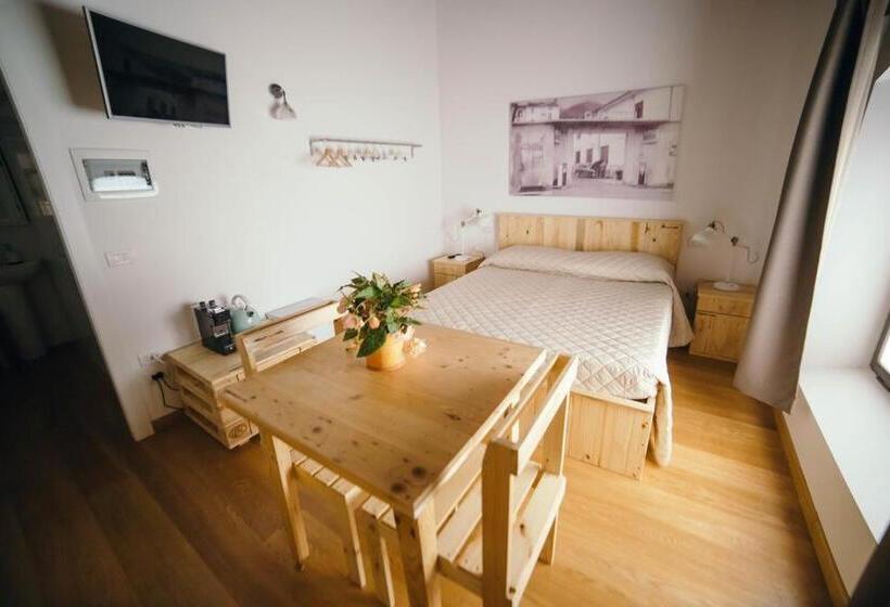 تختخواب و صبحانه Le Camere Pietrasantine   Centro Storico