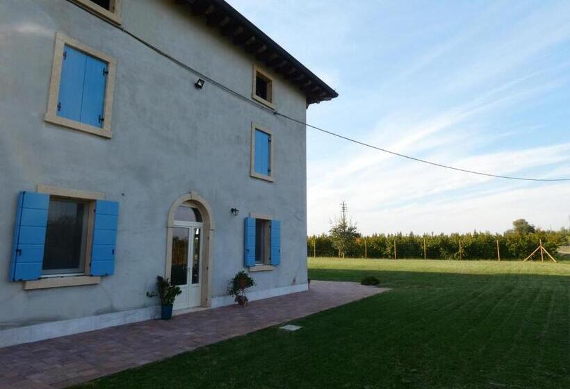 هتل Agriturismo Il Fontanile
