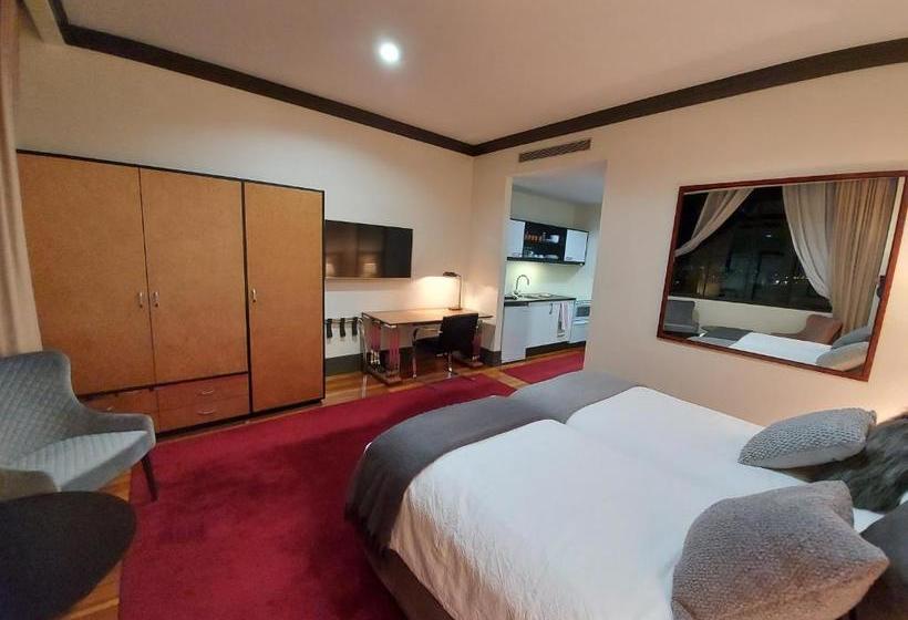 Heritage Apartments   Auckland Cbd   Rooftop Pool, Spas, Gyms & Saunas