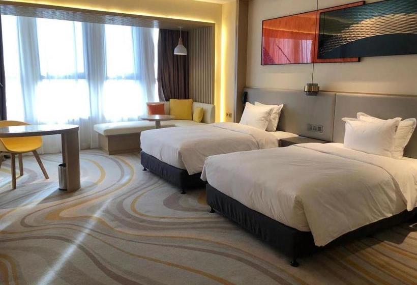 فندق Holiday Inn Express Ulanqab Jining