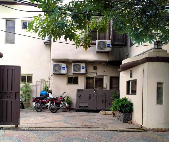 هتل Lokal Rooms X Gulberg