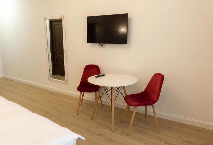 هتل M Rooms