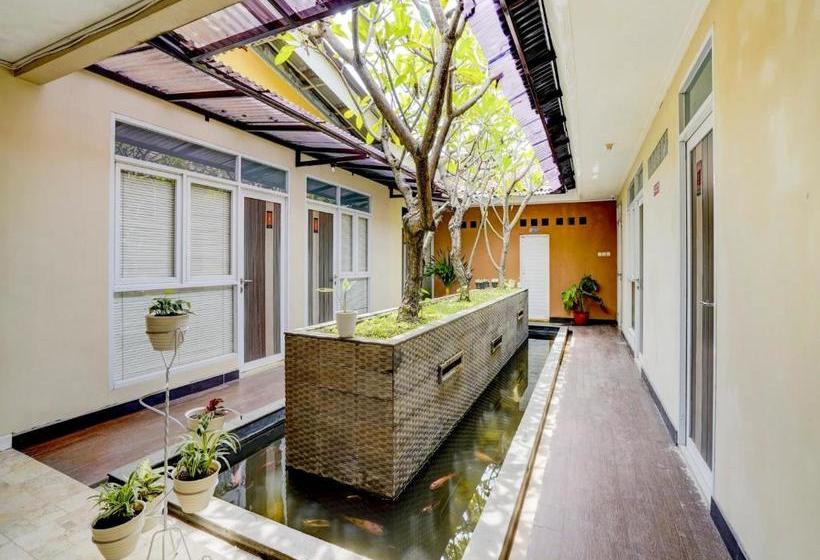 Hotelli Oyo 90140 Nginep Yuuk Guest House