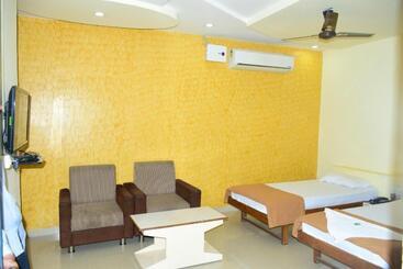 هتل Uma Executive Lodging