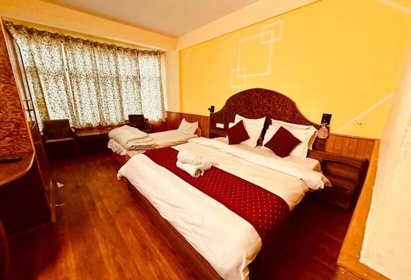 호텔 The Daulat Manali Luxury Comfort ! Travellers Delight ! Budget Friendly ! Prime Location ! Guest F