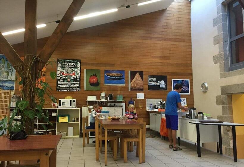 הוסטל Auberge De Jeunesse Hi Pontivy