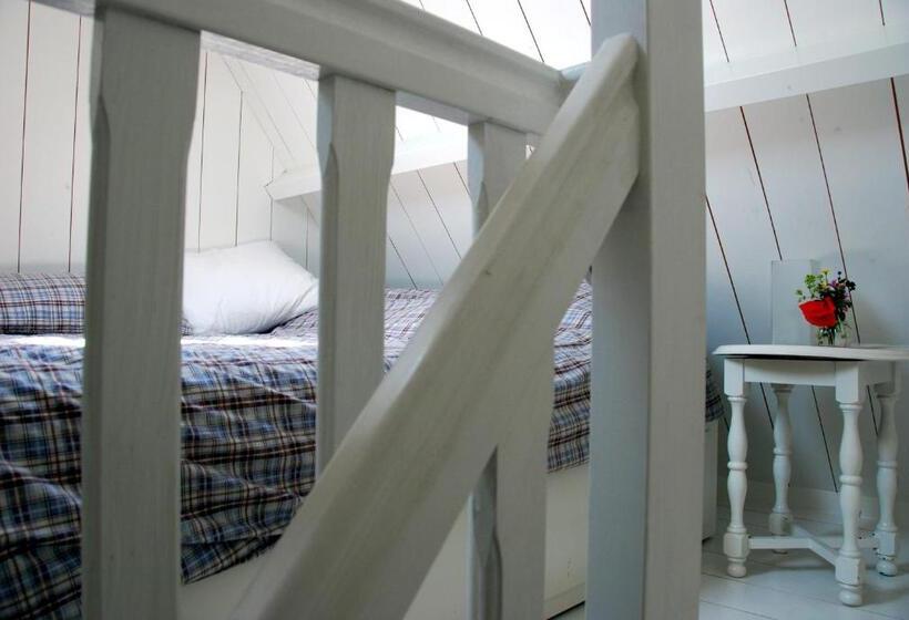 تختخواب و صبحانه Bed In Waterland