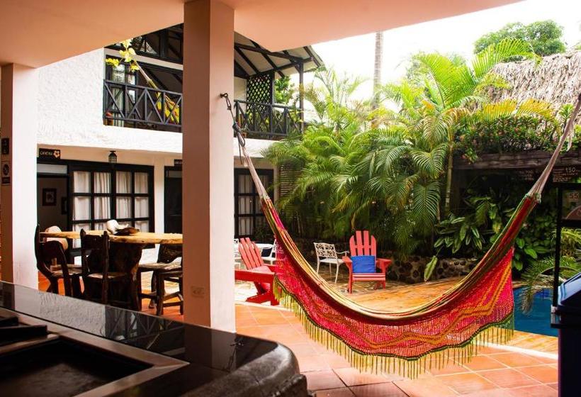 هتل Hostal Antawara Tayrona
