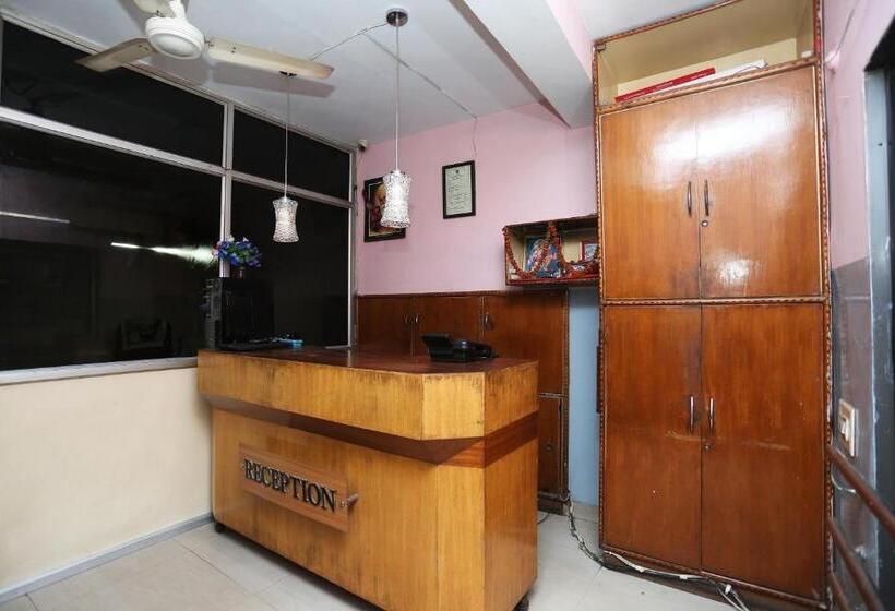 فندق Oyo 13669  Satnam