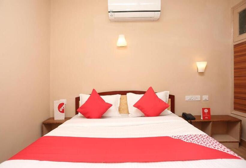 فندق Oyo 13669  Satnam