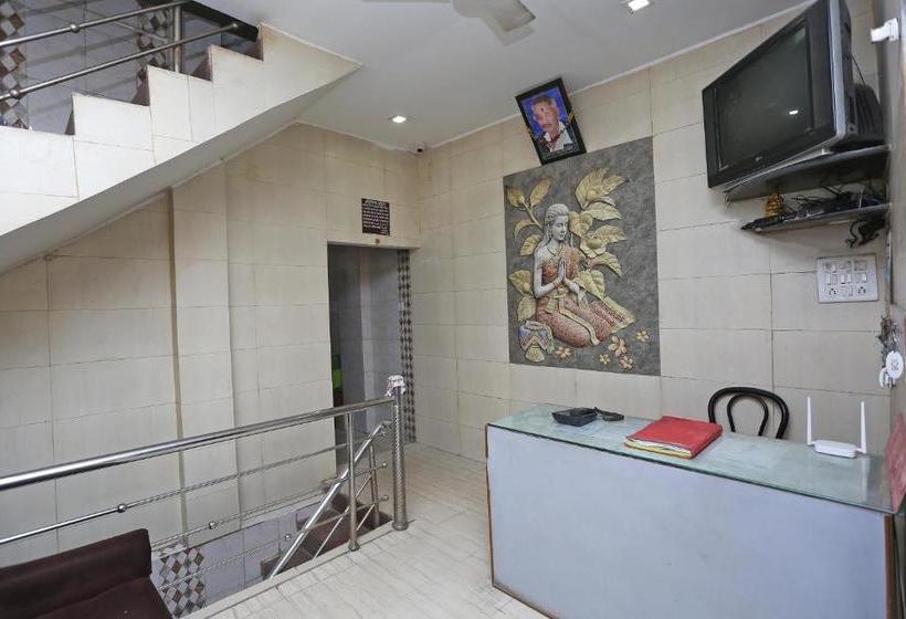 ホテル Oyo 33002 Mansi Guest House