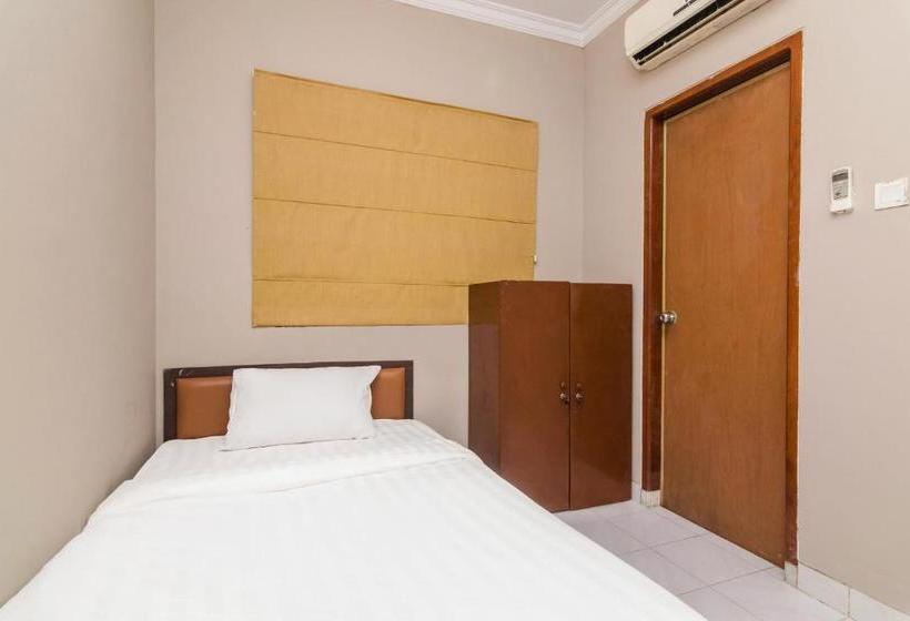 Отель Oyo Life 2528 Kost Pendopo