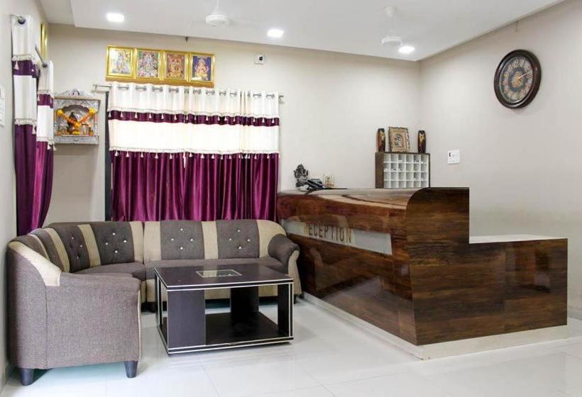 فندق Pinnk Lake Resort And Bar