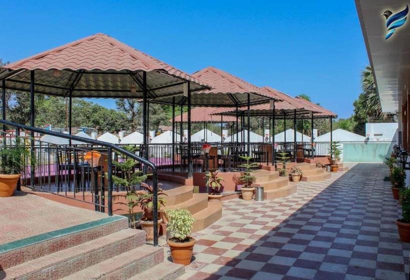 فندق Pinnk Lake Resort And Bar