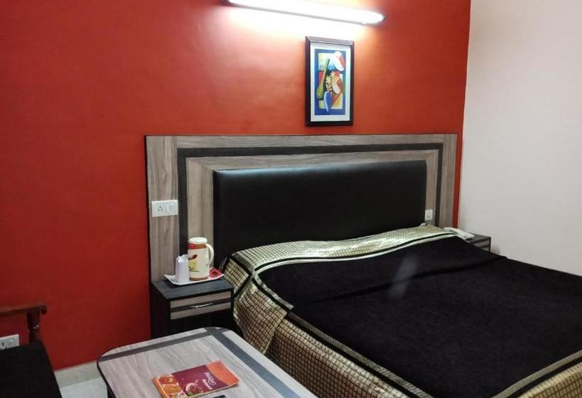 ホテル Shikhar & Restaurant