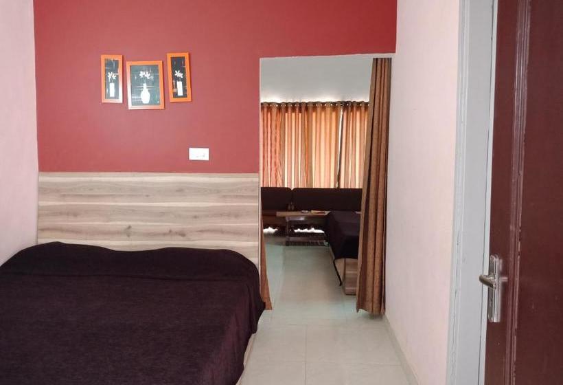 ホテル Shikhar & Restaurant