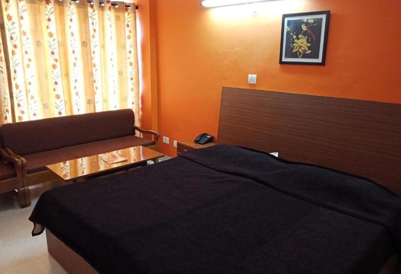 ホテル Shikhar & Restaurant