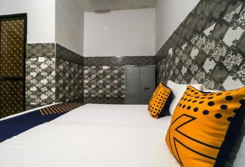 Отель Spot On 63191 Preet Guest House