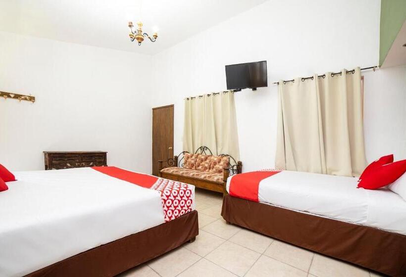 هتل Villas De San Miguel Media Luna