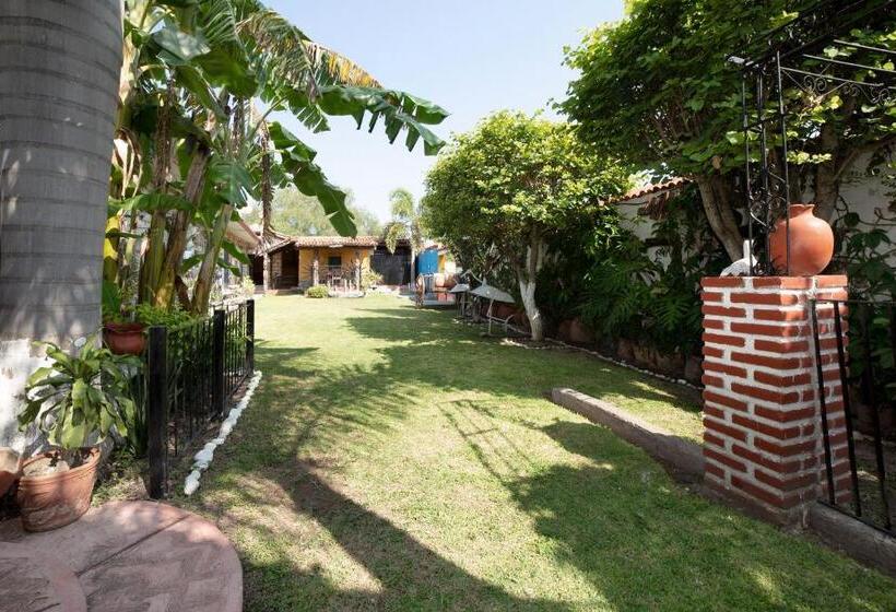 هتل Villas De San Miguel Media Luna
