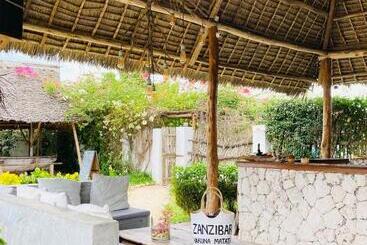 پانسیون Miti Beach Bungalows