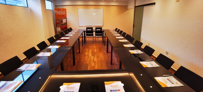 Premium Suites Deluxe Aparthotel Equipetrol