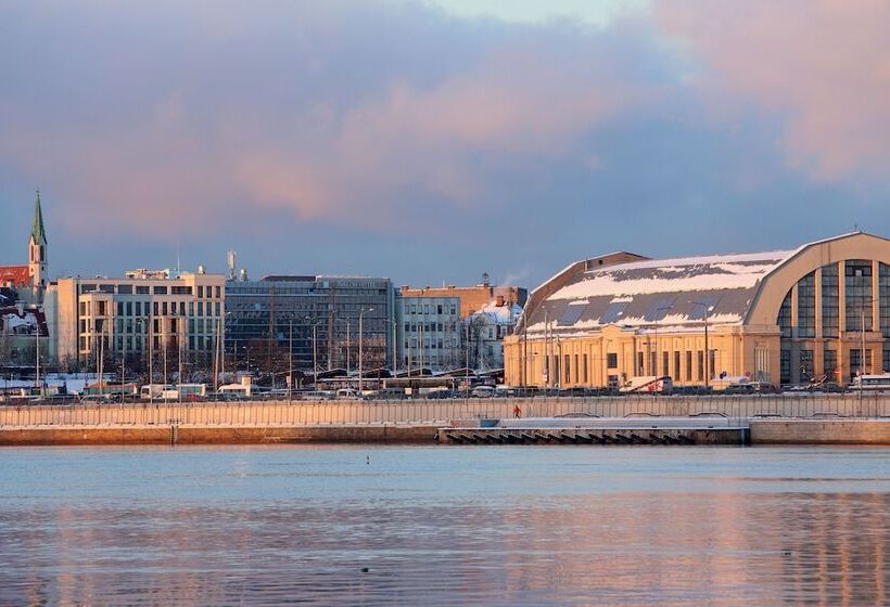Avalon Hotel & Conferences
