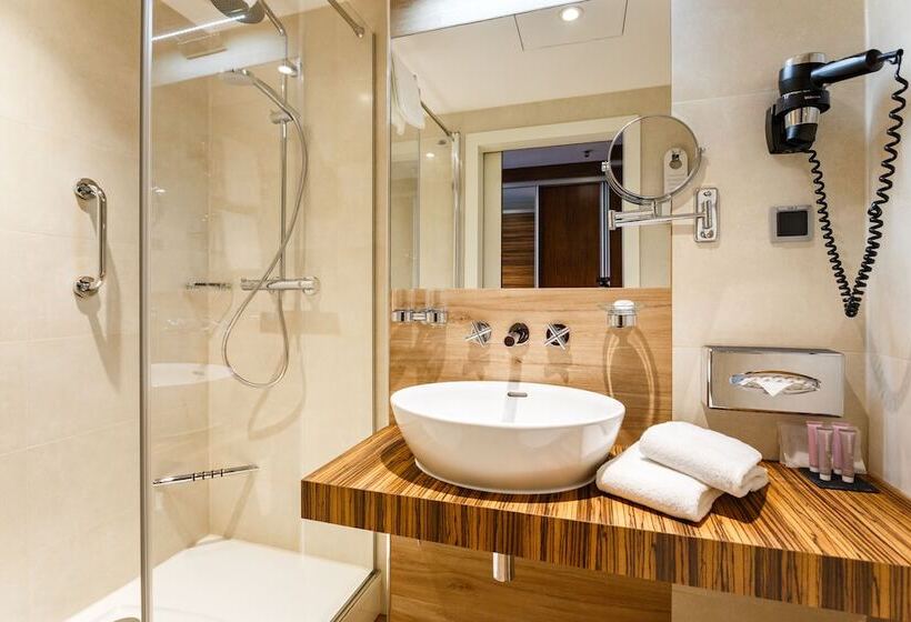Avalon Hotel & Conferences