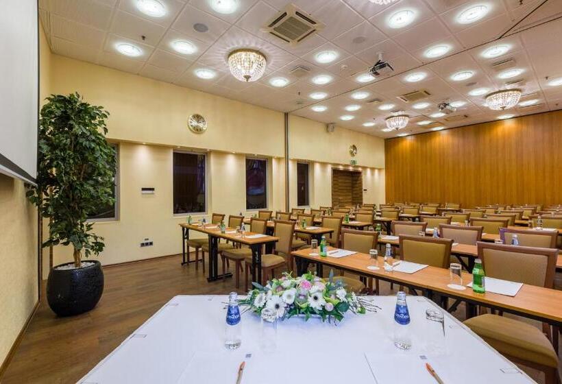 Avalon Hotel & Conferences