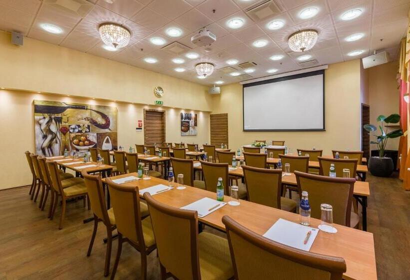 Avalon Hotel & Conferences