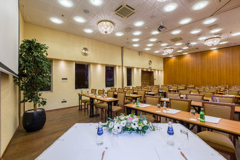 Avalon Hotel & Conferences