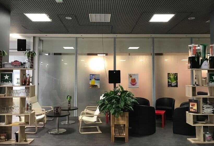 ホテル De La Tour