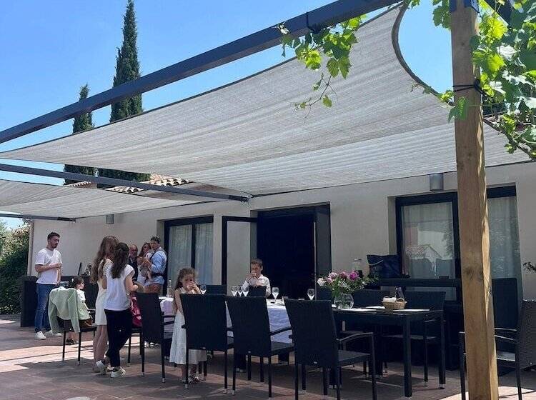 בית מלון כפרי Hôtel Domaine Le Milos