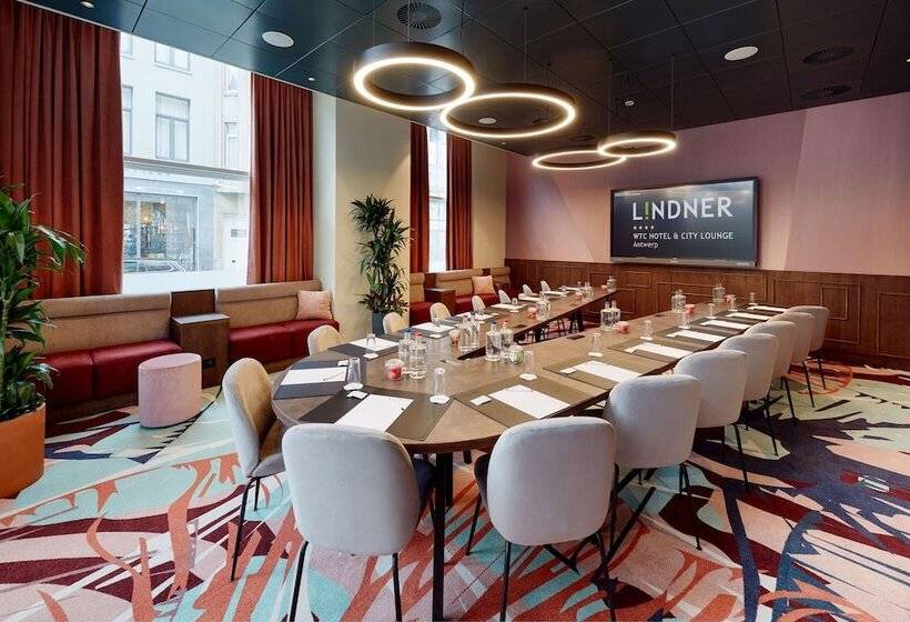 Отель Lindner Wtc  & City Lounge