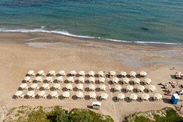 هتل Orpheas Resort