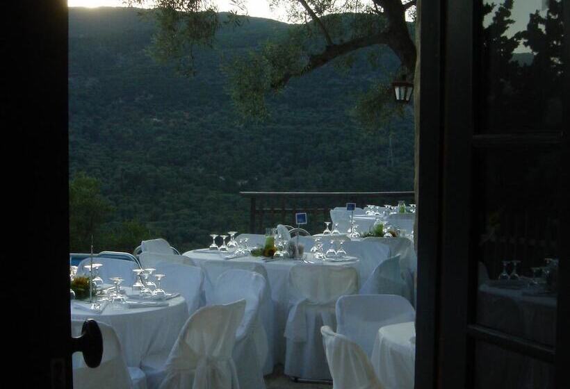 Отель Pavezzo Country Retreat