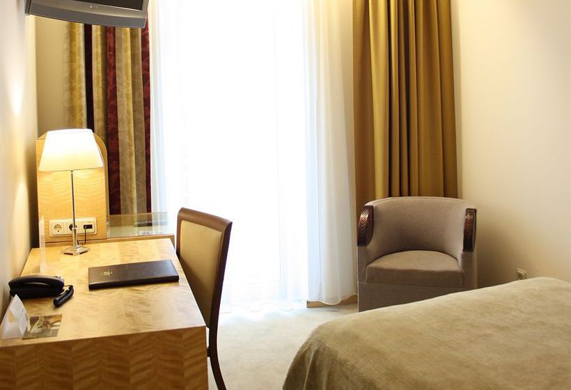 Royal Square Hotel & Suites